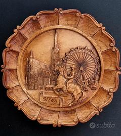 Piatto decorativo da parete in ceramica rilievo