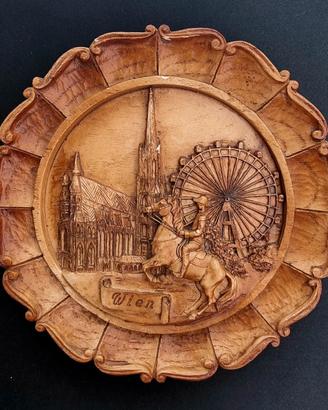 Piatto decorativo da parete in ceramica rilievo