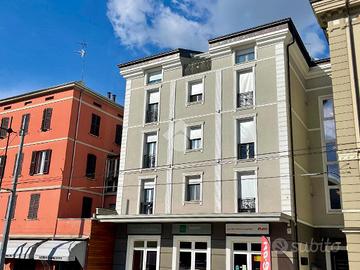 2 LOCALI A PARMA