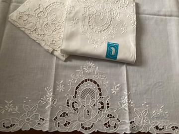 Salvietta puro lino ricamata nuova vintage