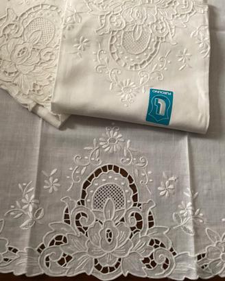 Salvietta puro lino ricamata nuova vintage