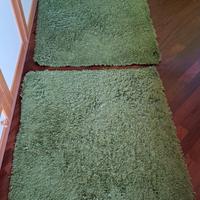 2 tappeti colore verde