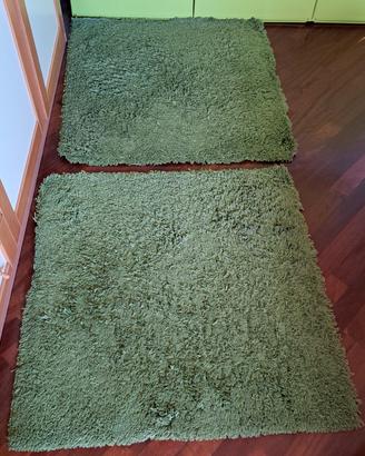 2 tappeti colore verde