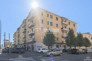 TRILOCALE COMPLETAMENTE RISTRUTTURATO IN VIA CALAB