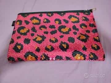 pochette maculata rosa chic con palettes 