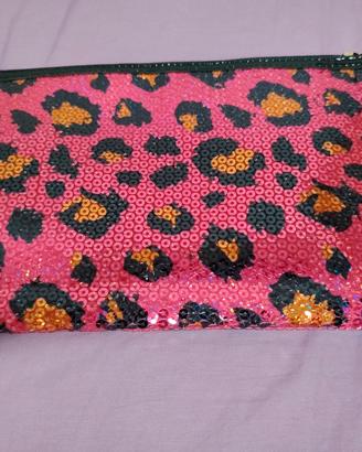 pochette maculata rosa chic con palettes 