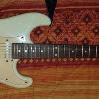 Chitarra strato J&D, ampli Laney LX35, Zoom g3n