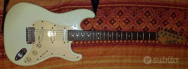 Chitarra strato J&D, ampli Laney LX35, Zoom g3n