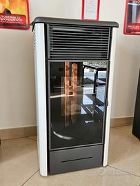 Stufa a pellet marca CLAM mod. ATLAS