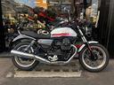 moto-guzzi-v7-special-red-stripe-2024