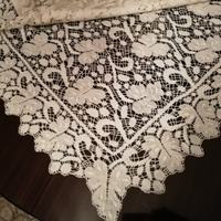 Copriletto matrimoniale in ricamo Tombolo e Cantù