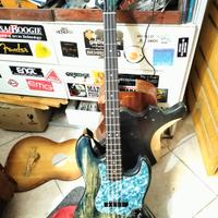 basso con parti fender