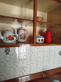 Vasellame vintage in metallo smaltato