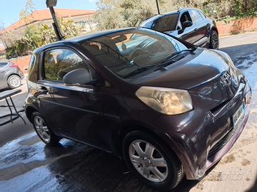 Toyota IQ 2010 1.0 benzina cambio automatico 