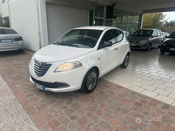 Lancia Ypsilon 1.2 GPL Neopatentati