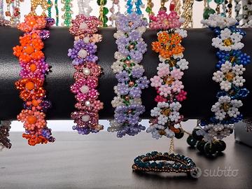 Collane e bracciali perline in vetro coloratissime