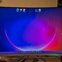 PC All in one 27 pollici. Schermo curvo.