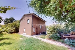 Casa Indipendente Immersa nella Campagna a Carpi