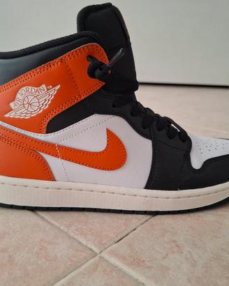 Nike Air Jordan 1 Mid arancione/nero/bianco 42.5
