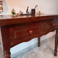 Scrivania. Antico tavolo cucina