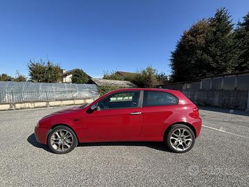 Alfa Romeo 147-BalckLine edition