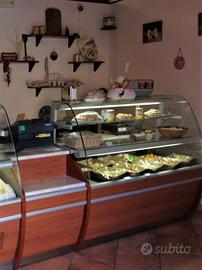 Banchi espositivi più banco cassa