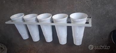 Vasi per fiori recisi e supporto