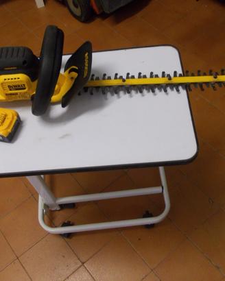 Tagliasiepe a batteria