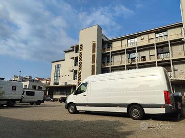 Autista con furgone maxi Italia Europa 