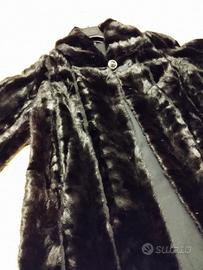 Pelliccia nera di code di visone modello svasato