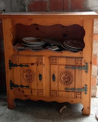 Comò in stile Val Varaita 