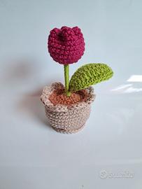 Tulipano all'uncinetto fucsia, circa 13x6cm 