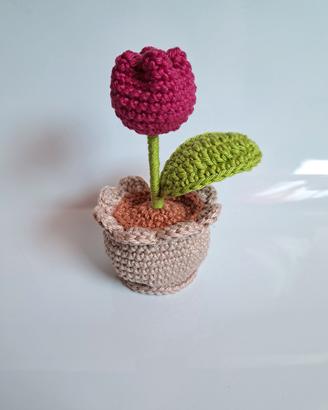 Tulipano all'uncinetto fucsia, circa 13x6cm 
