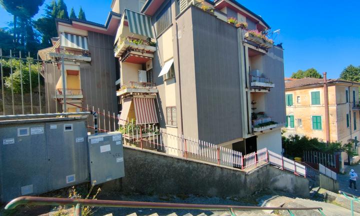 RIF.83 Ariccia Appartamento uso ufficio a/10