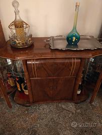 Mobile d'epoca bar con giradischi