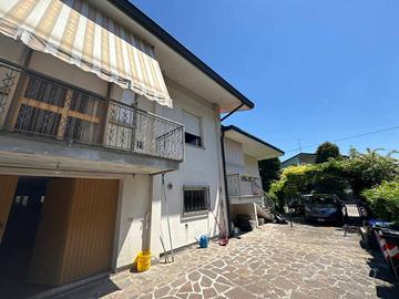Villa di 149 m² con 5 locali e box auto doppio a N