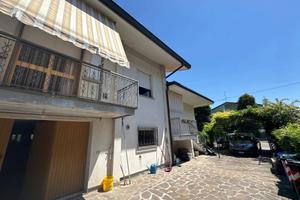 Villa di 149 m² con 5 locali e box auto doppio a N