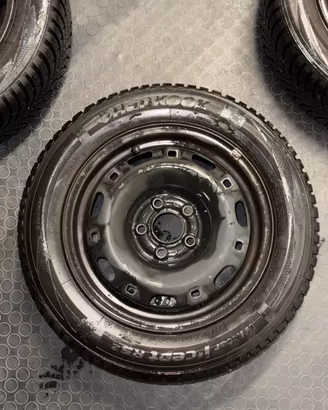 4 Gomme Invernali Hankook 185/60 R14 con Cerchi
