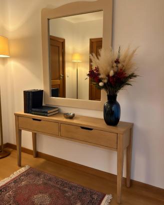 Specchio da parete con cornice beige opaca