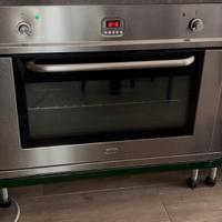 Forno praticamente nuovo