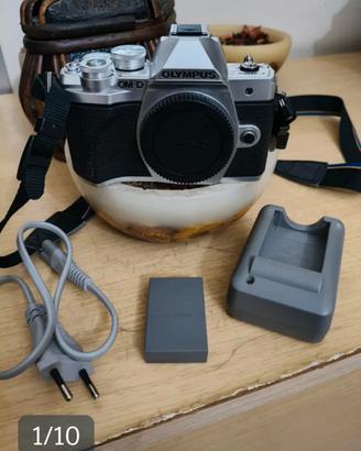 olimpus e-m10 mark III usata poco  