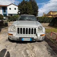 Jeep Cherokee kj liberty 2.5 CRD