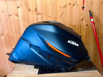 Serbatoio Ktm Super Duke 1290 3.0 leggere bene!