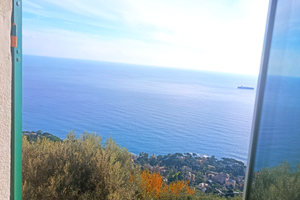 Camera con vista mare