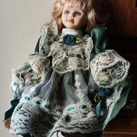 Bambola di porcellana