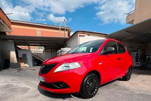 lancia ypsilon 2016 1,2 70 mila km neopatentati 