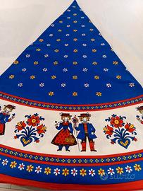 Tovaglia stile tirolese per tavolo rotondo