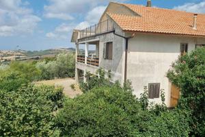 Villa di 160 m² con più di 5 locali e box auto a M