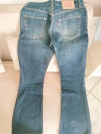Jeans Levi Strauss 
Modello 525 W31 L34
a zampa