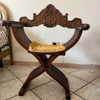 Sedia Savonarola in legno con cuscino